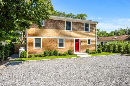 647 Montauk Hwy, Southampton, NY, 11968-4116 | Card Image