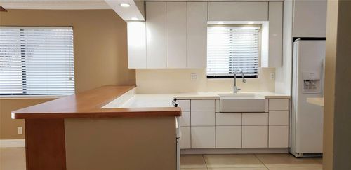 206-331 Lakeview Dr, Weston, FL, 33326-1354 | Card Image