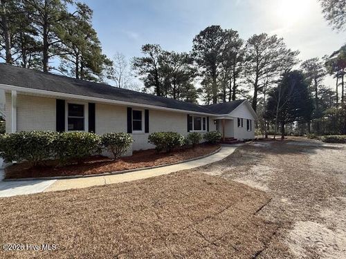 100 Blair St, Morehead City, NC, 28557-2504 | Card Image