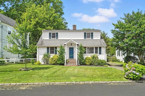 12 Fenton St, Rye, NY, 10580-2710 | Card Image