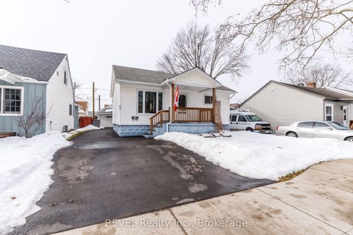 60 Nelles Rd, Welland, ON, L3B2P2 | Card Image
