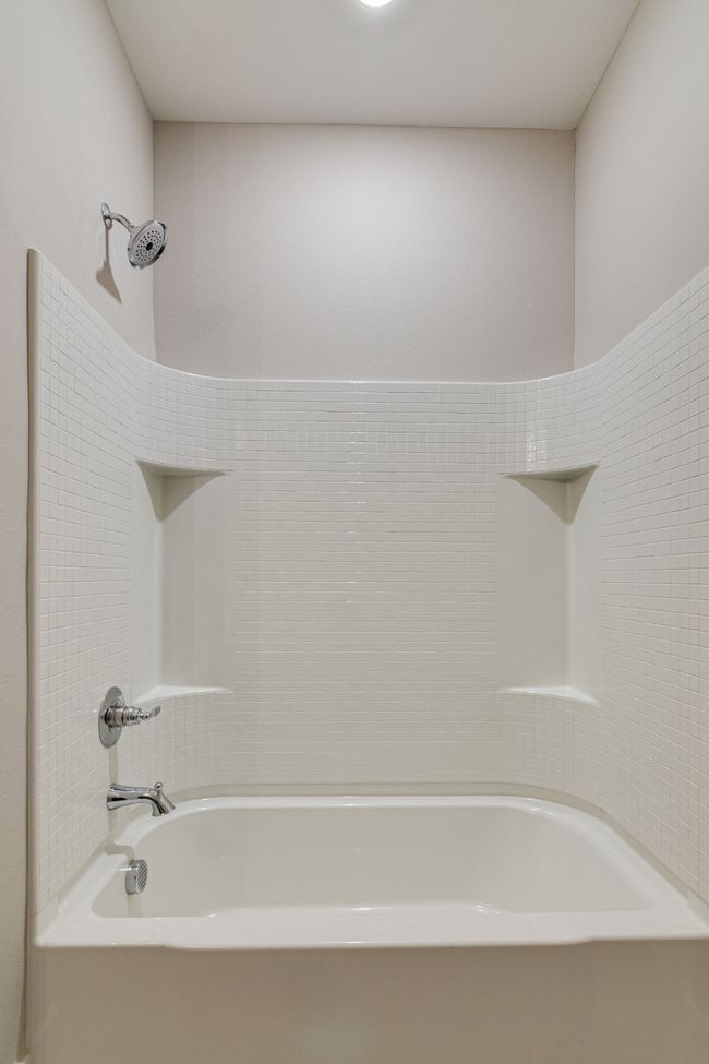 UNIT-105 - 115 W Jones St, Condo with 2 bedrooms, 2 bathrooms and null parking in Krum TX | Image 11