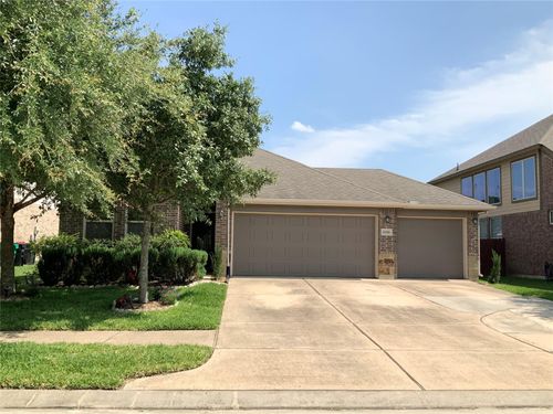 8338 Hunters Lodge Ln, Baytown, TX, 77521-3566 | Card Image
