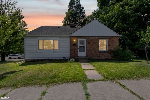 301 South St, Fenton, MI, 48430 | Card Image