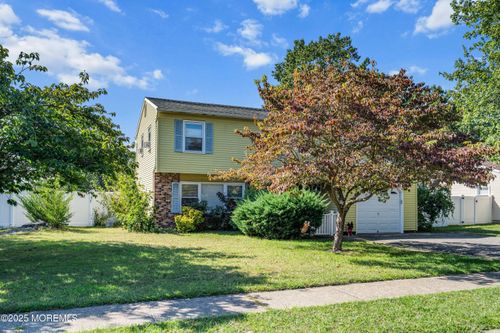 2 Lilac Pl, Howell, NJ, 07731-2676 | Card Image