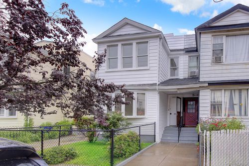 115-15 95th Ave, South Richmond Hill, NY, 11419-1239 | Card Image