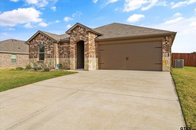 1006 Hidden Valley Dr, House other with 3 bedrooms, 2 bathrooms and null parking in Chandler TX | Image 3