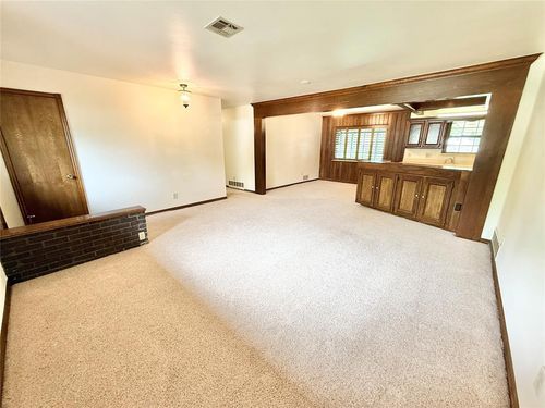 3101 N Peebly Dr, Midwest City, OK, 73110-1509 | Card Image