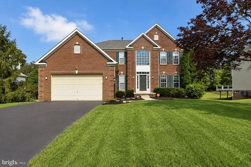 422 Sawgrass Dr, CHARLES TOWN, WV, 25414-5956 | Card Image