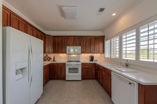 UNIT-110 - 2676 Stone Cir, Condo with 2 bedrooms, 2 bathrooms and 1 parking in Geneva IL | Image 8