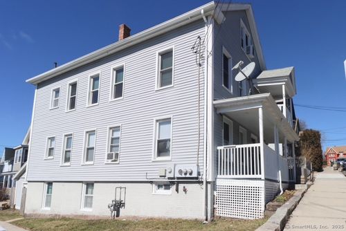 32 Center St, New London, CT, 06320-5344 | Card Image