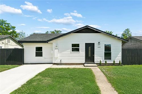 425 Helis Dr, Westwego, LA, 70094-2117 | Card Image