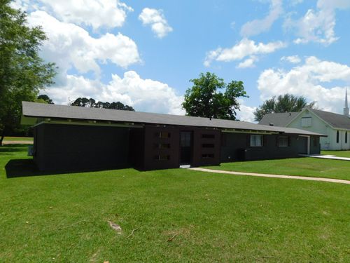 300 S Main St, Springhill, LA, 71075-3210 | Card Image