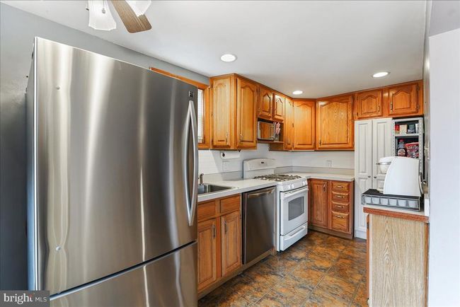 5169 Whitehall Dr, Townhouse with 4 bedrooms, 2 bathrooms and null parking in Clifton Hts PA | Image 10