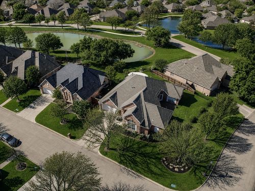319 Lakewood Dr, Trophy Club, TX, 76262-5293 | Card Image