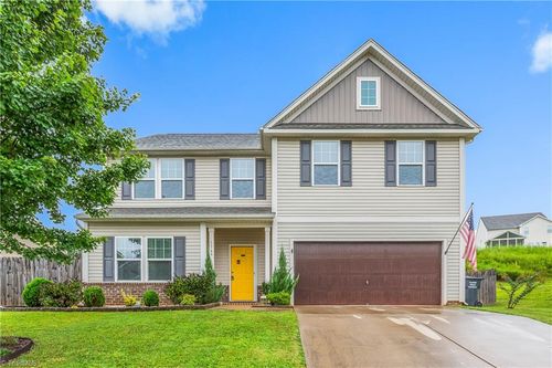 1769 Pinnacle Oaks Dr, Rural Hall, NC, 27045-9173 | Card Image