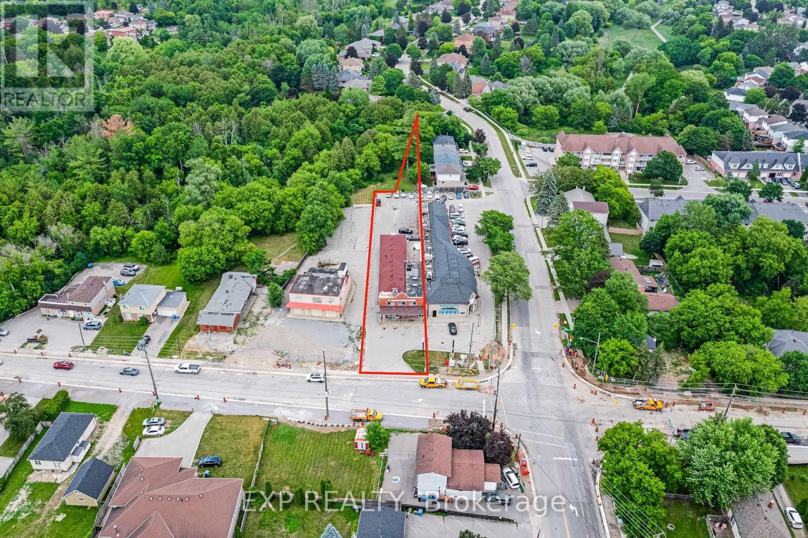 Commercial Sale in East Gwillimbury (Holland Landing)