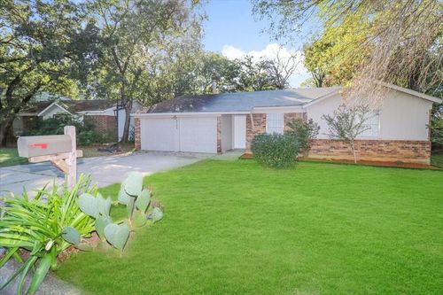 5706 Guildwood Dr, Arlington, TX, 76017-4729 | Card Image