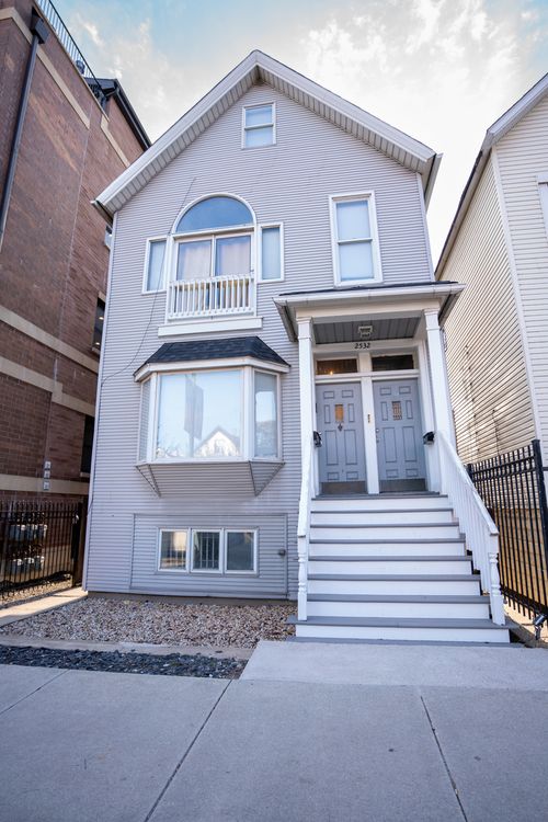 1-2532 N Ashland Ave, Chicago, IL, 60614-2004 | Card Image