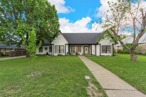 5601 Burgundy Dr, Greenville, TX, 75402-4201 | Card Image