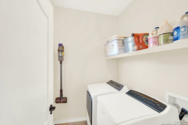 109 Park Way, House other with 4 bedrooms, 3 bathrooms and null parking in Poth TX | Image 19