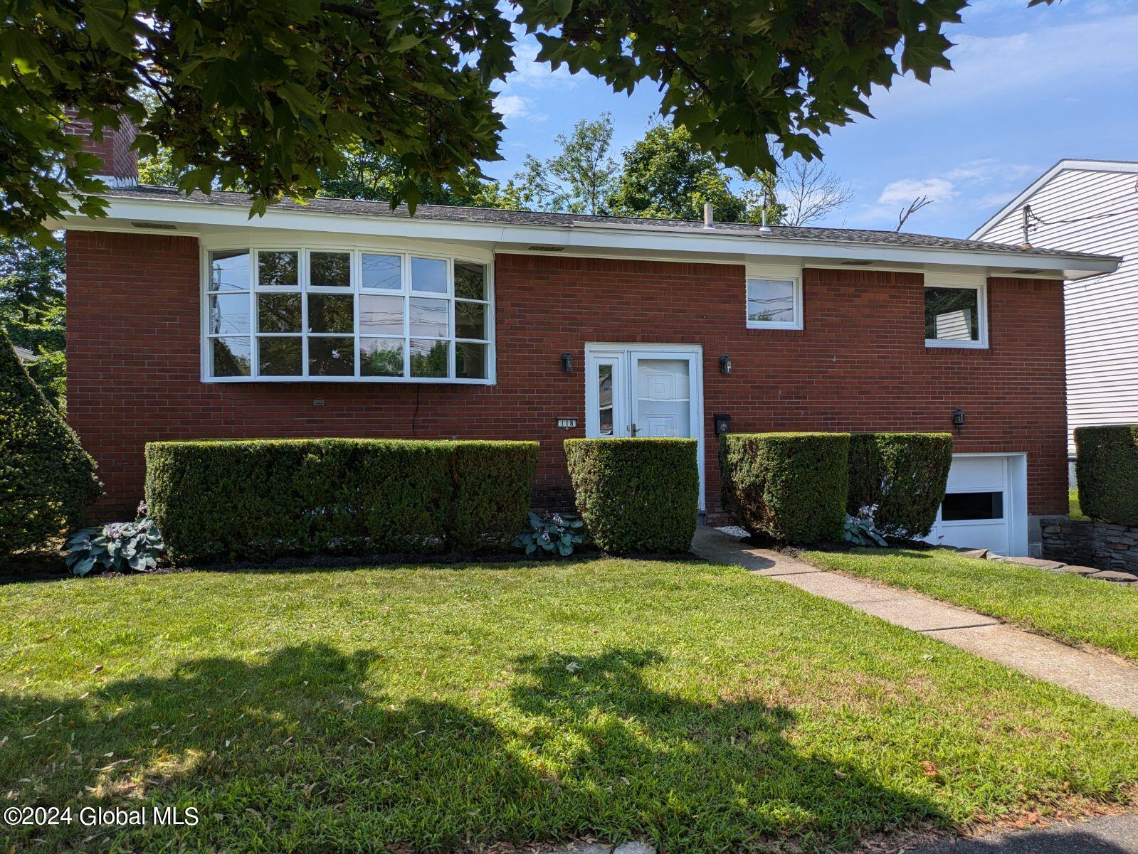 Kenosha St, Albany, NY 12209