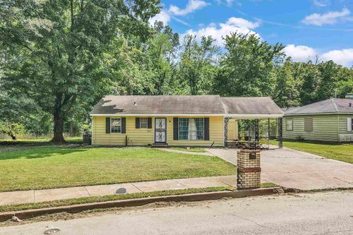 803 Par Ave, Memphis, TN, 38127-5042 | Card Image