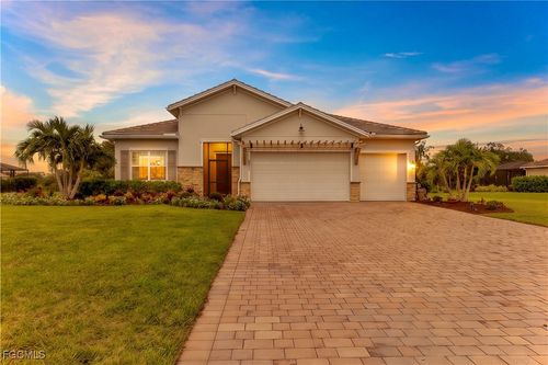 2071 Hickeys Creekside Dr, Alva, FL, 33920-3568 | Card Image