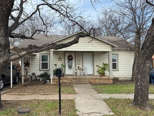 111 N Nueces St, Coleman, TX, 76834-3538 | Card Image