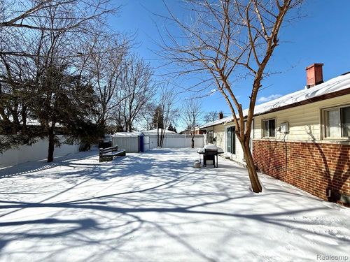 33659 Blackfoot St, Westland, MI, 48185-2720 | Card Image