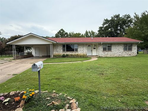 703 E Ida Ave, Sallisaw, OK, 74955-6611 | Card Image