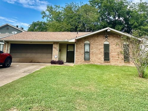 1610 Woodhaven Dr, Seagoville, TX, 75159-2340 | Card Image