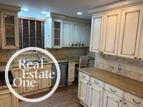 348 Touraine Rd, Grosse Pointe Farms, MI, 48236-3355 | Card Image