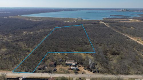 17791 Shady Falls Rd, Elmendorf, TX, 78112-5104 | Card Image