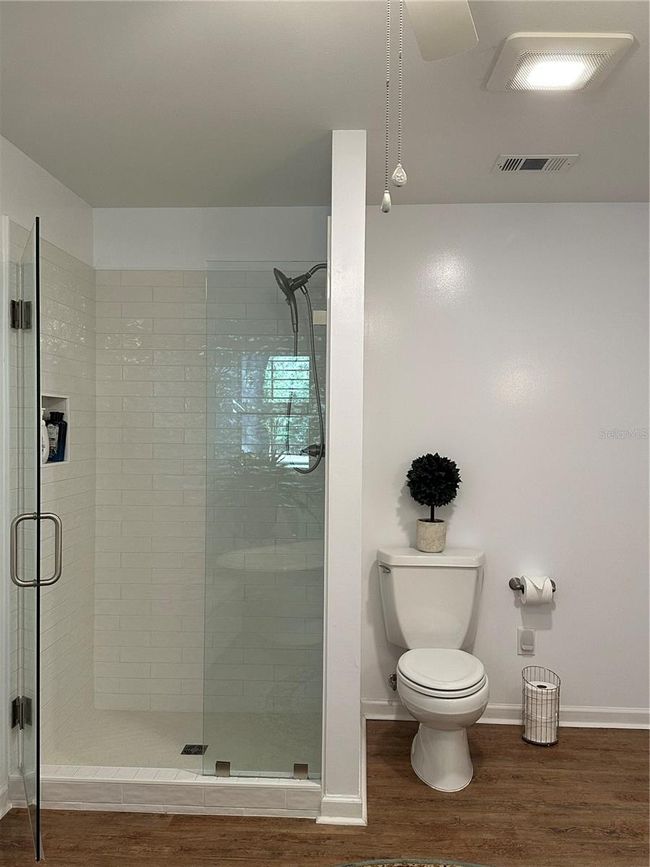 #2 BATHROOM - SEPARATE SHOWER | Image 29