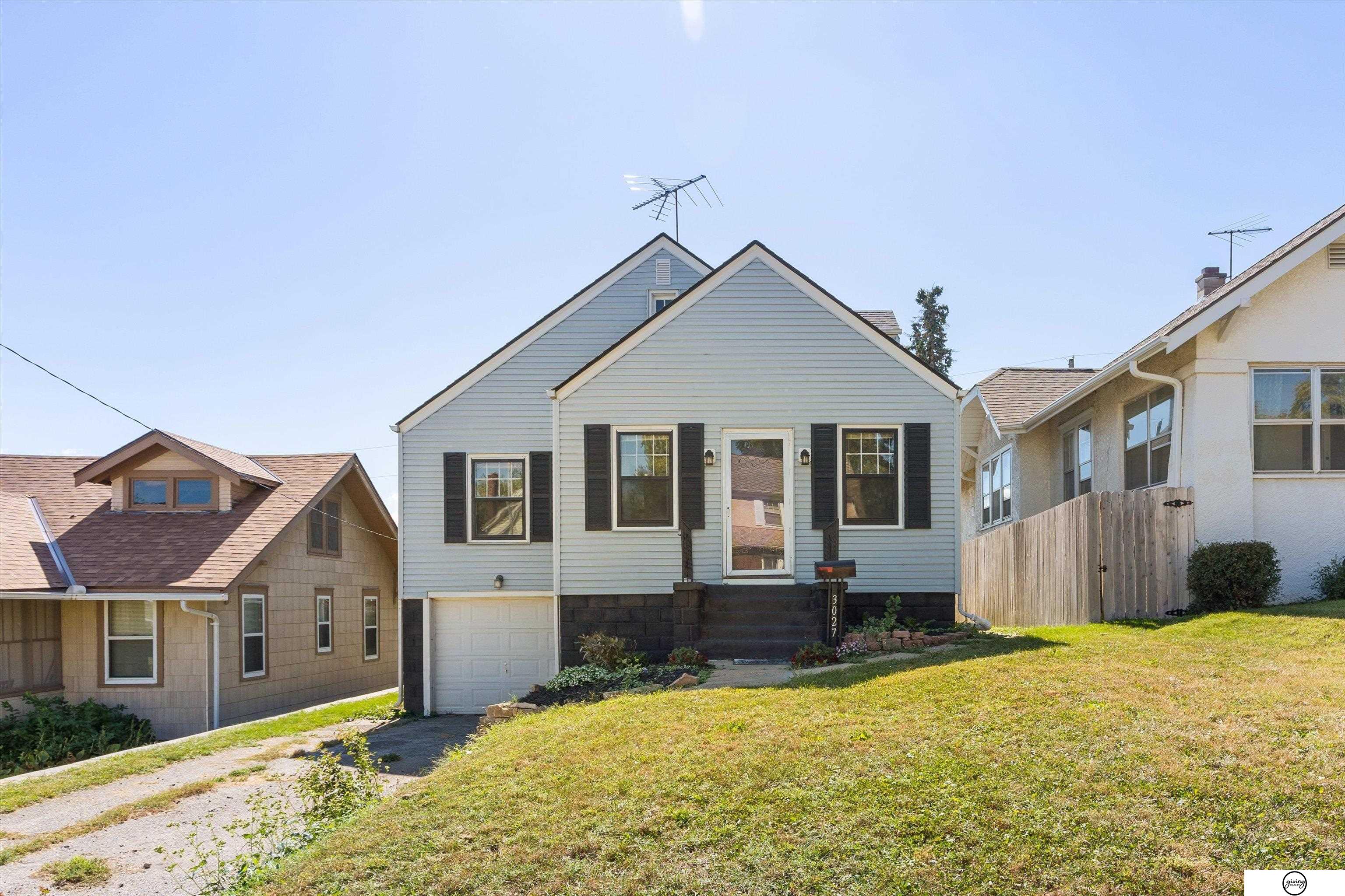Titus Ave, Omaha, NE 68112