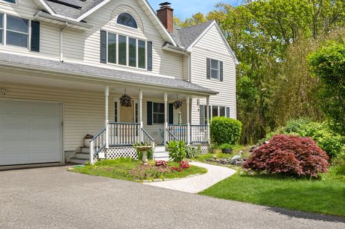 106 S Country Rd, Westhampton Beach, NY, 11978-1505 | Card Image