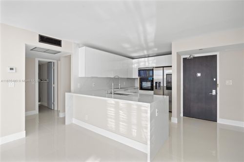 apt-1509-20335 W Country Club Dr, Aventura, FL, 33180-1694 | Card Image