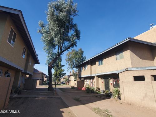 1229-4112 N 69th Dr, Phoenix, AZ, 85033-3253 | Card Image