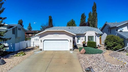 5704 35 Avenue, Camrose, AB, T4V4N2 | Card Image