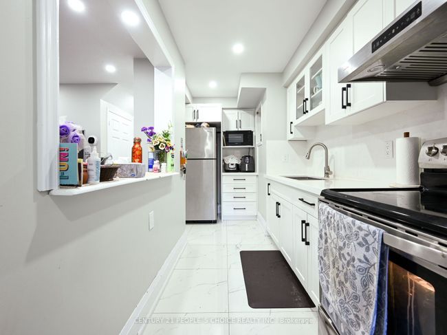 22 Gilgorm Rd, Condo with 3 bedrooms, 3 bathrooms and 1 parking in Brampton ON | Image 15
