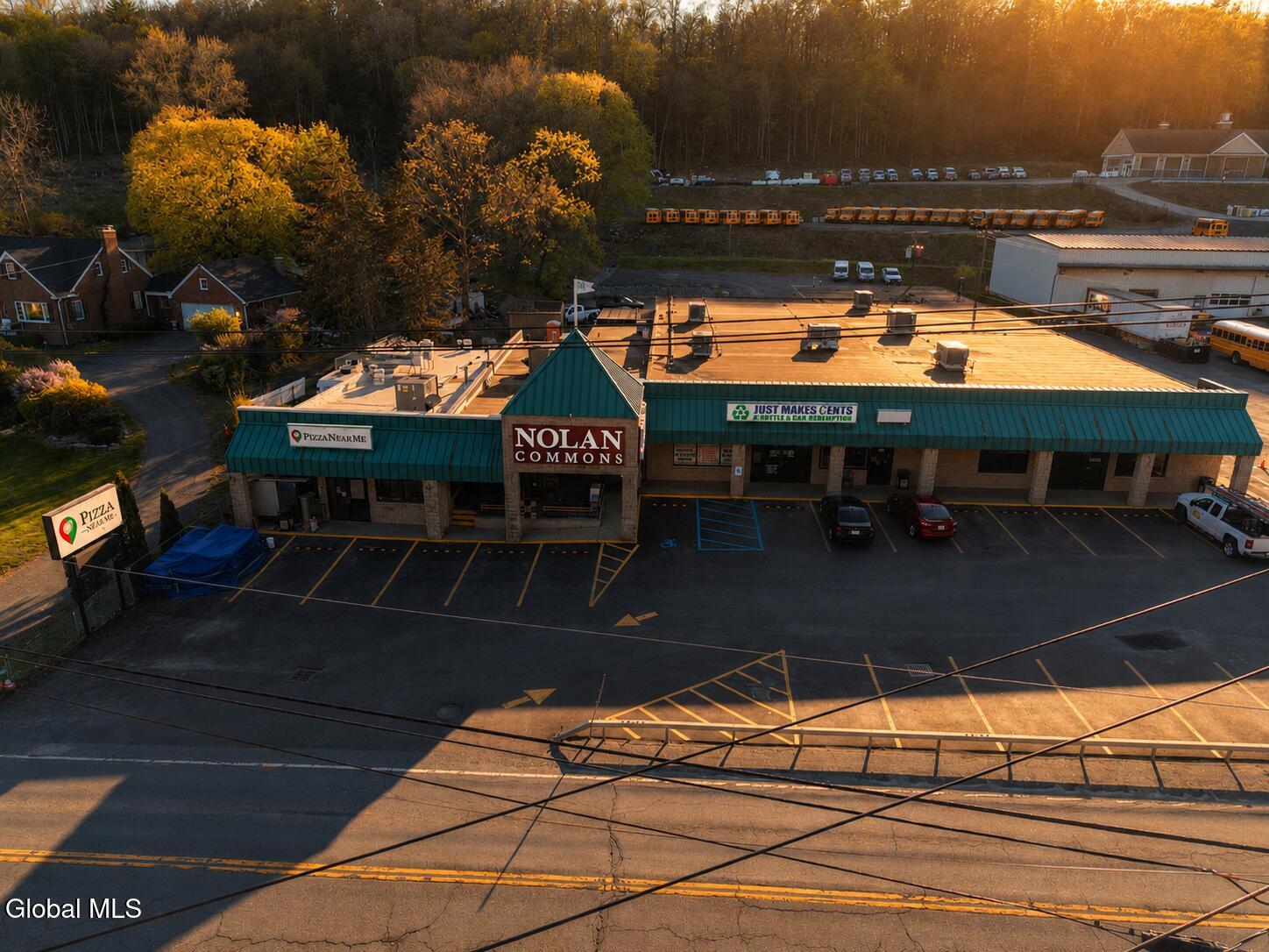 2381 Us Route 9W, Ravena, NY 12143