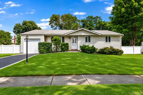 51 Longworth Ave, Dix Hills, NY, 11746-6920 | Card Image