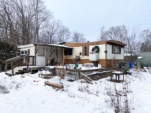 4 Dow St, Exeter, NH, 03833-4115 | Card Image