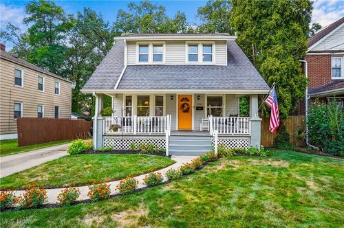 2104 11th St, Cuyahoga Falls, OH, 44221-3137 | Card Image