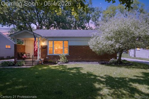 31772 Folkstone Dr, Farmington, MI, 48336-2516 | Card Image