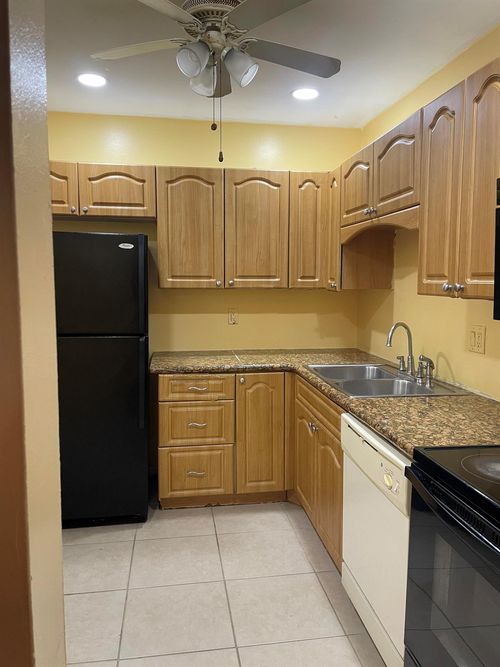apt-12-632 Nw 13th St, Boca Raton, FL, 33486-2403 | Card Image