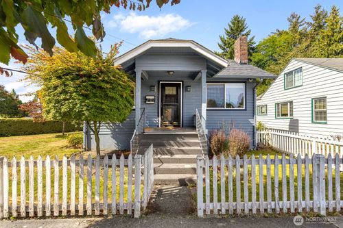 105 Wells Ave N, Renton, WA, 98057-5606 | Card Image