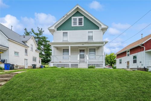 1022 19th St Se, Cedar Rapids, IA, 52403-3311 | Card Image