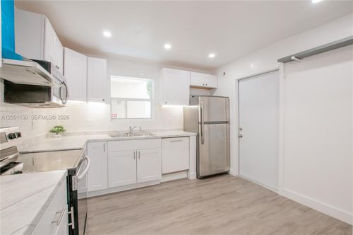 2-300 S Luna Ct, Hollywood, FL, 33021 | Card Image